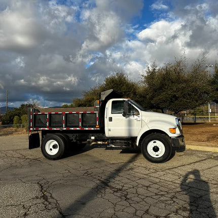 2012 Ford F750 XL Single Axle Dump Truck $42,500 (Yucaipa, CA)