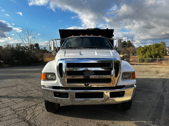 2012 Ford F750 XL Single Axle Dump Truck $42,500 (Yucaipa, CA)