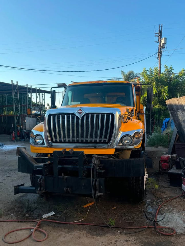 2014 International 7500 Tandem Axle $65,000 (South Gate, CA)