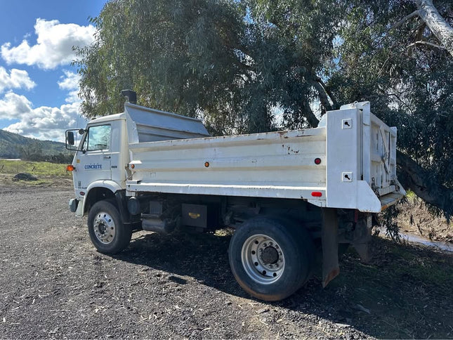 1989 Peterbilt Single Axle Dump Truck $17,000 (Fresno, CA)