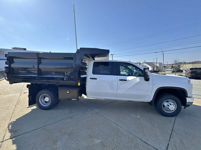 2025 Chevrolet Silverado 3500 Single Axle Dump Truck $79,999 (Quincy, MA)