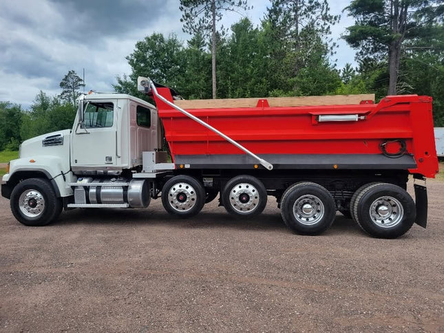 2018 Western Star 4700 Quad Axle Dump Truck $149,500 (Minocqua, WI)