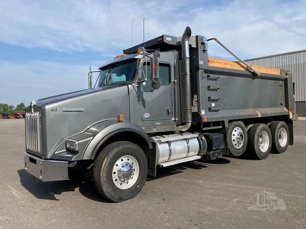2019 Kenworth T800 Triaxle Dump Truck $175,900 (Blairs, VA)