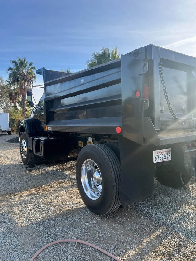 2005 Chevrolet 7500 Single Axle Dump Truck $49,500 (Lake Elsinore, CA)