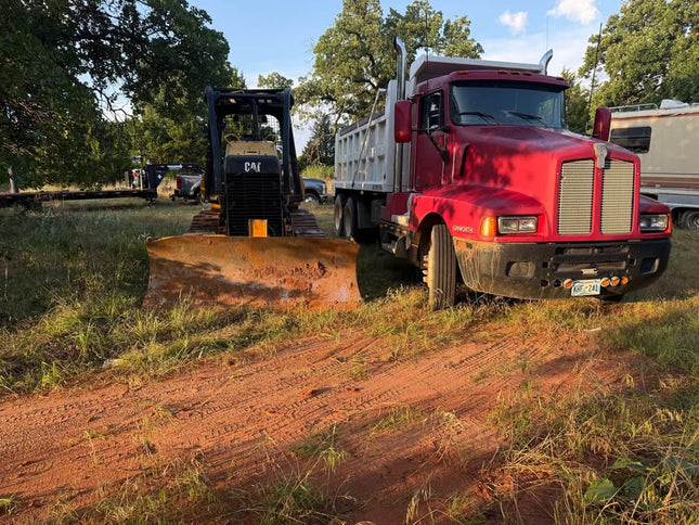 1995 Kenworth T600 Tandem Axle Dump Truck $30,000