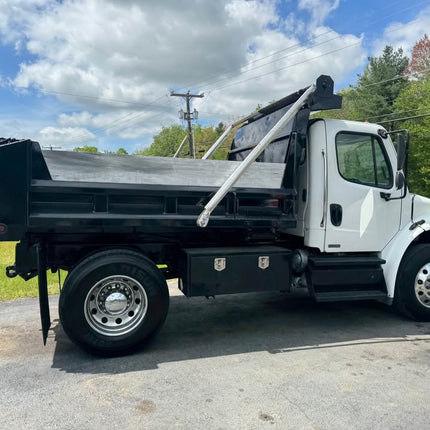 2011 Freightliner M2 Single Axle Dump Truck $38,500 (Kingston, NH)