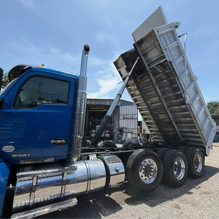 2016 Kenworth T880 Tri Axle Dump Truck $99,999 (Tampa, FL)