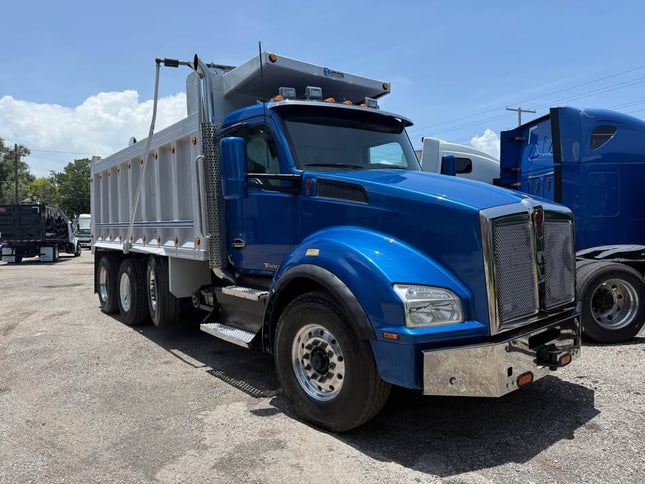 2016 Kenworth T880 Tri Axle Dump Truck $99,999 (Tampa, FL)