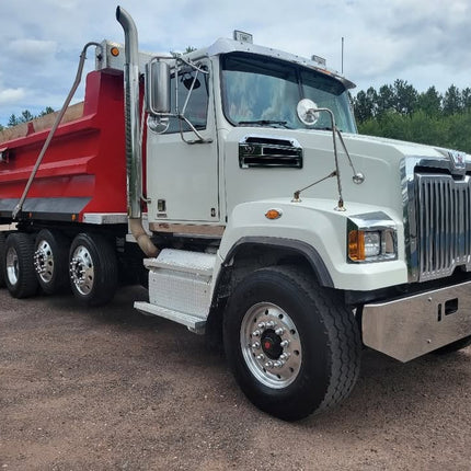 2018 Western Star 4700 Quad Axle Dump Truck $149,500 (Minocqua, WI)