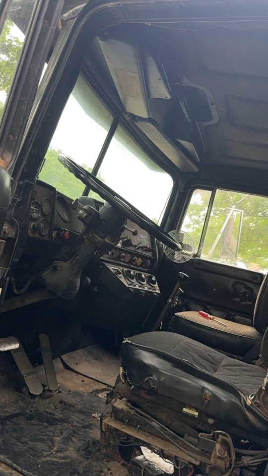 1985 Mack Single Axle Dump Truck $25,000 (Barnsdall, OK)