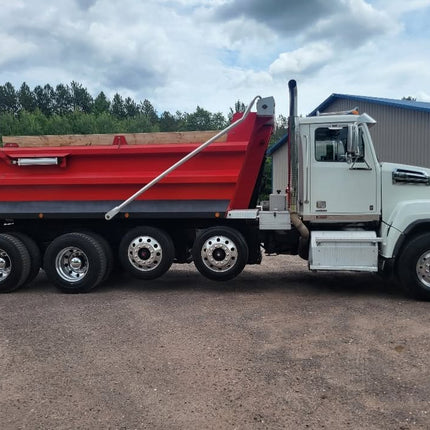 2018 Western Star 4700 Quad Axle Dump Truck $149,500 (Minocqua, WI)
