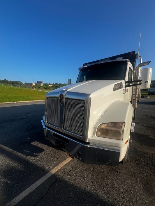 2016 Kenworth T880 Tandem Axle Dump Truck $112,000 (Memphis, TN)