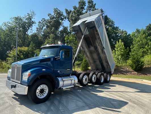 2019 Kenworth T880S Quad Axle Dump Truck $129,950 (Sherwood, AR)