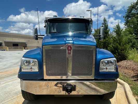 2019 Kenworth T880S Quad Axle Dump Truck $129,950 (Sherwood, AR)