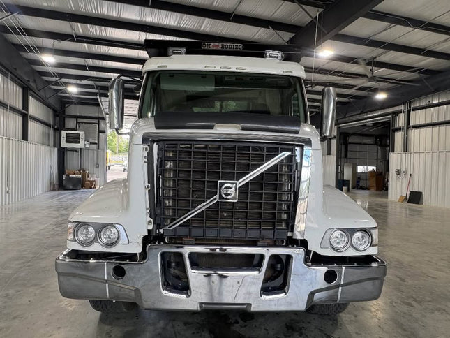2019 Volvo Tri Axle Dump Truck $124,500 (Pell City, AL)