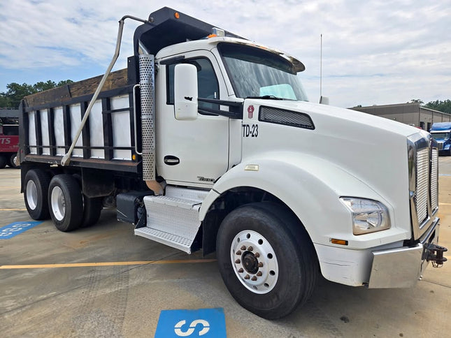 2016 Kenworth T880 Tandem Axle Dump  Truck $112,000