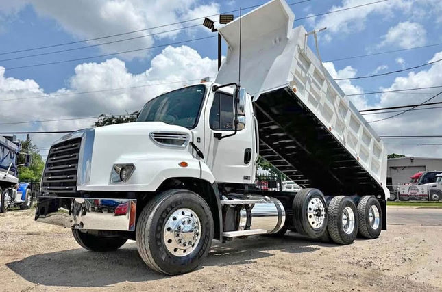 2017 Freightliner 114SD Triaxle Dump Truck $66,000