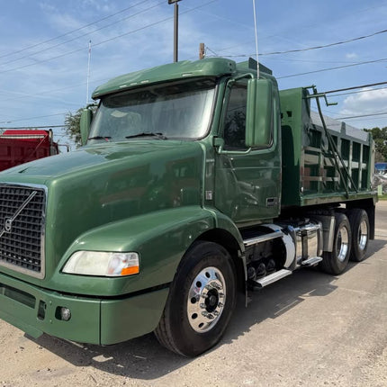 2014 Volvo VNM Tandem Axle $39,500 (Houston, TX)