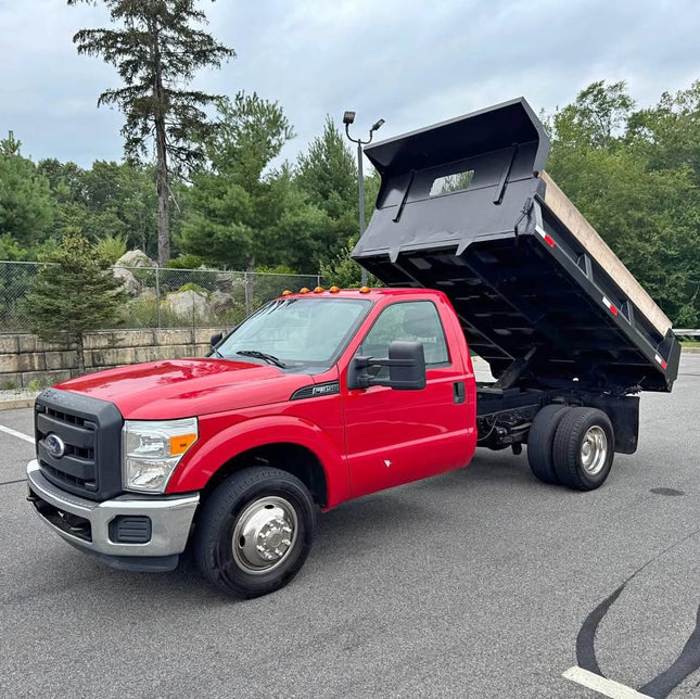 2011 Ford F350 Single Axle Dump Truck $24,990 (Abington, MA)