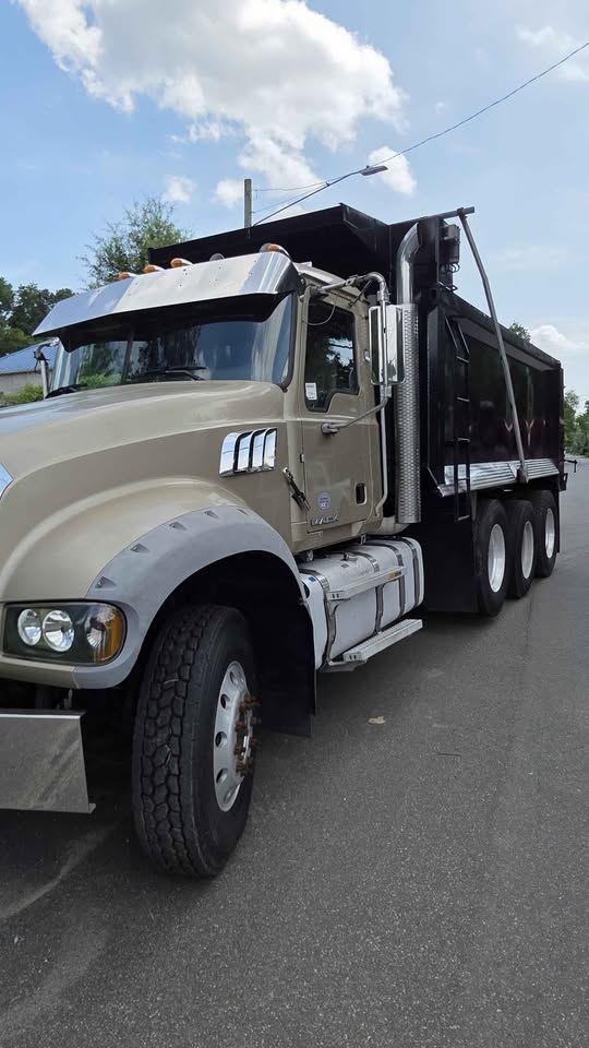 2018 Mack Granite Triaxle Dump Truck $99,000 (Springfield, VA)