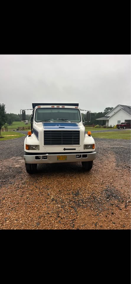 2000 International Single Axle Dump Truck $18,000 (Philadelphia, MS)