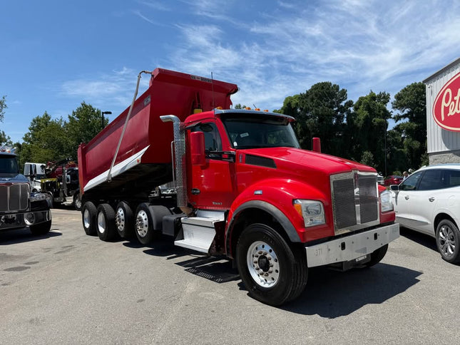 2018 Kenworth T880 Quad Axle Dump Truck