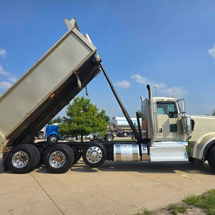 2011 Kenworth W900L Triaxle Dump Truck $99,000 (Mt Juliet, TN)