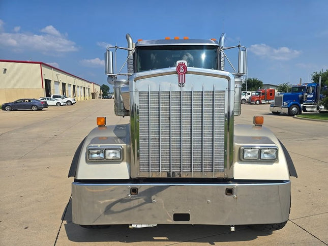 2011 Kenworth W900L Tri Axle Dump Truck $99,950 (Springdale, AR)