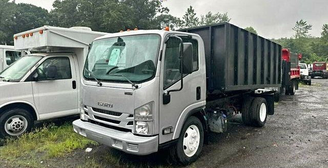 2017 Isuzu NRR Single Axle Dump Truck $39,999 (South Amboy, NJ)
