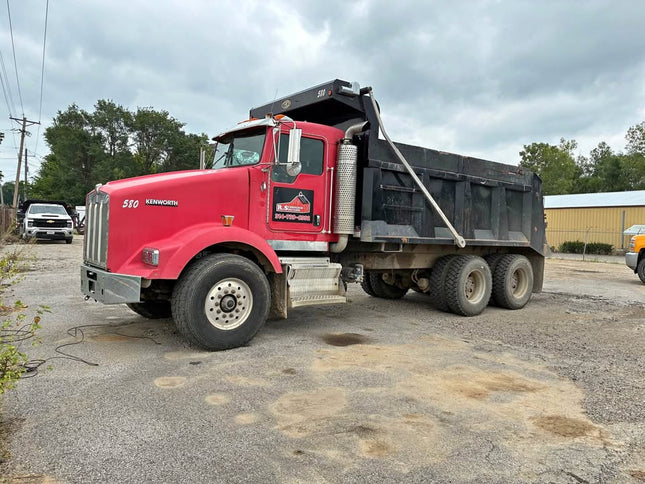 2007 Kenworth T800 Tandem Axle Dump Truck $65,000 (Hazelwood, MO)