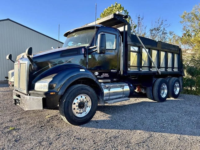 2017 Kenworth T880 Tandem Axle Dump Truck $89,950 (Gainesville, GA)