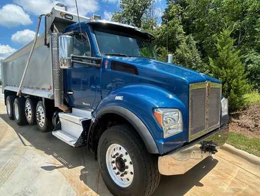 2020 Kenworth T880S Quad Axle Dump Truck $154,995 (Evansville, IN)