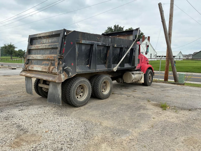 2007 Kenworth T800 Tandem Axle Dump Truck $65,000 (Hazelwood, MO)