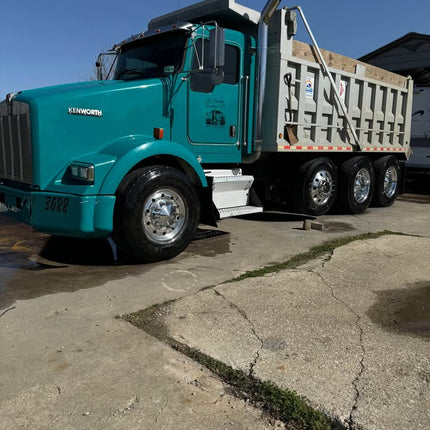 2004 Kenworth T800 Tri Axle Dump Truck $90,000 (Violet, LA)