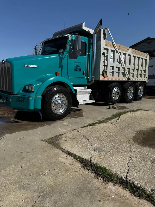 2004 Kenworth T800 Tri Axle Dump Truck $90,000 (Violet, LA)