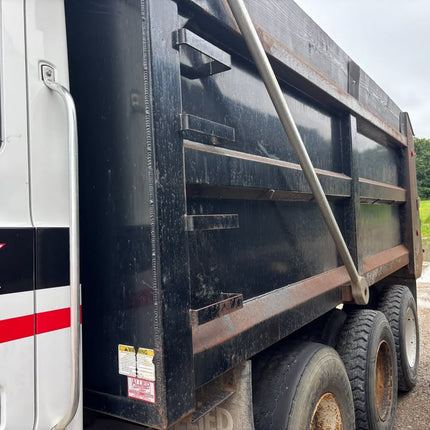 2005 Mack Granite Triaxle Dump Truck $59,500 (Indianapolis, IN)