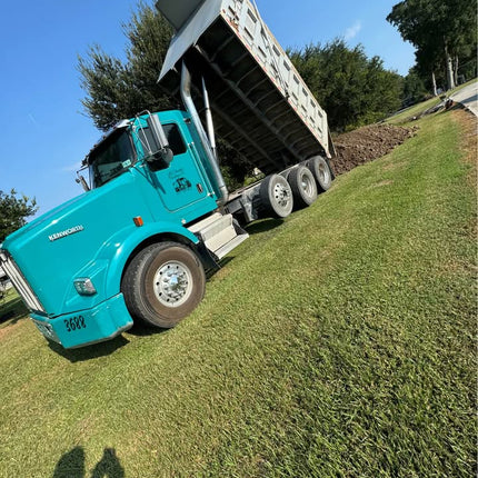 2004 Kenworth T800 Tri Axle Dump Truck $90,000 (Violet, LA)
