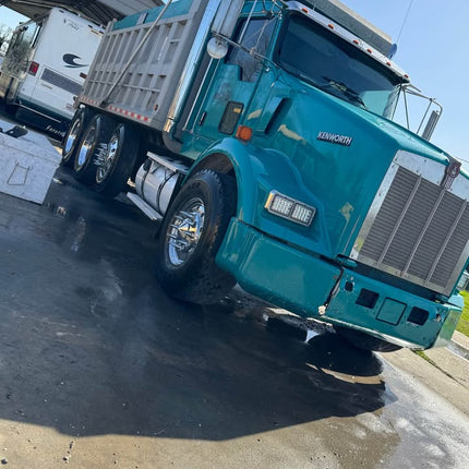 2004 Kenworth T800 Tri Axle Dump Truck $90,000 (Violet, LA)