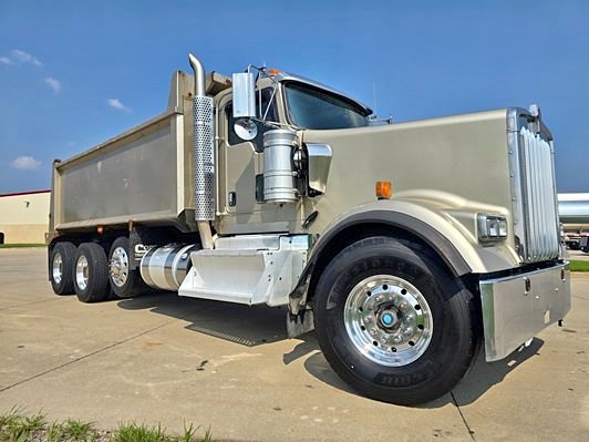 2011 Kenworth W900L Triaxle Dump Truck $99,950 (Chattanooga, TN)