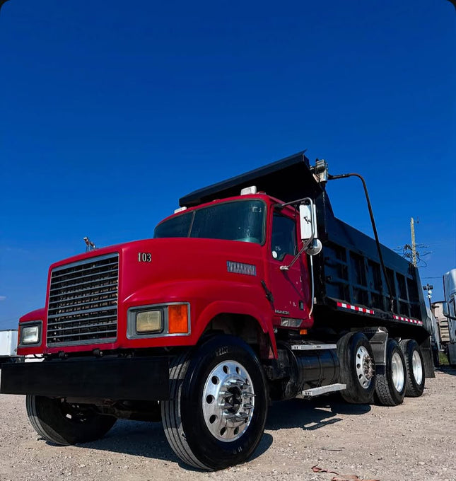 2008 Mack Pinnacle CHU613 Triaxle Dump Truck $42,000 (Waxahachie, TX)