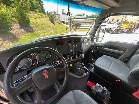 2020 Kenworth T880 Quad Axle Dump Truck $148,995 (Strongsville, OH)