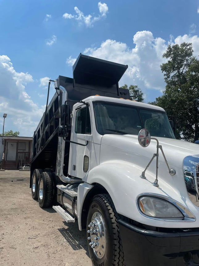 2007 Freightliner Columbia Tandem Dump Truck $41,500 (Houston, TX)