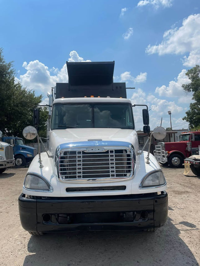 2007 Freightliner Columbia Tandem Dump Truck $41,500 (Houston, TX)