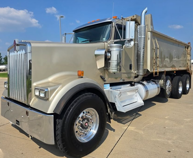 2011 Kenworth W900L Tri Axle $99,950.00 (Springdale, AR)